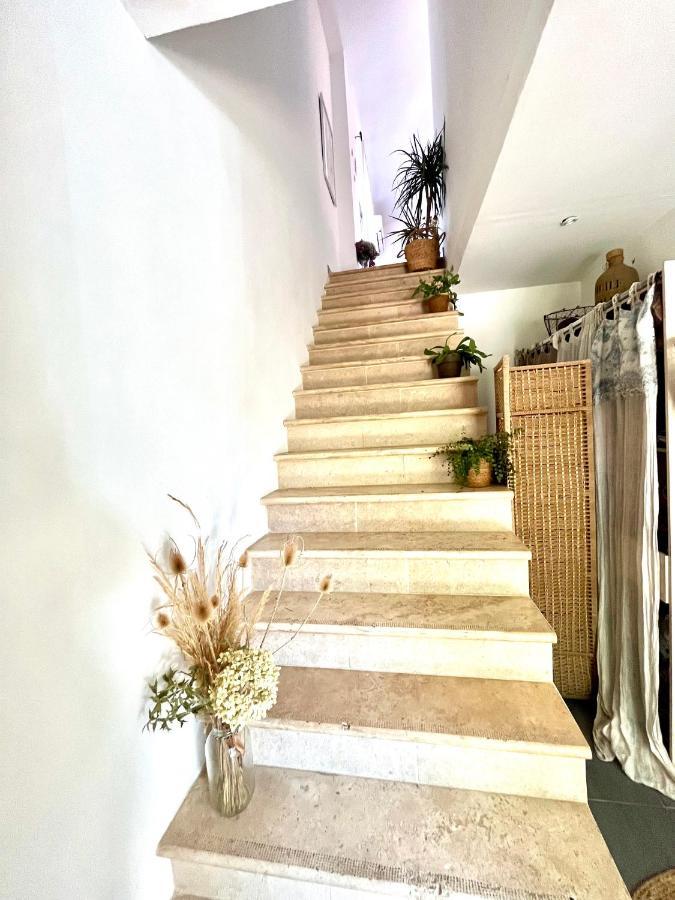 Apartamento Loft Atypique Au Milieu Des Champs Tourrettes Exterior foto